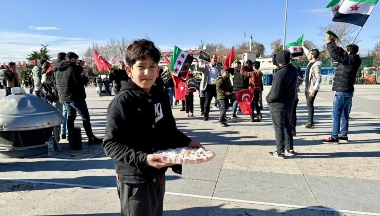 Kırşehir’de Suriyeliler, Baas Rejiminin Çöküşünü Kutladı